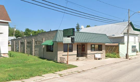219 E Main St - Mishicot